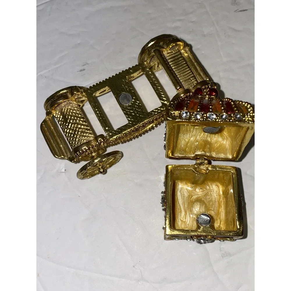 Jeweled Chariot Trinket Jewelry Display Box - Picture 10 of 11